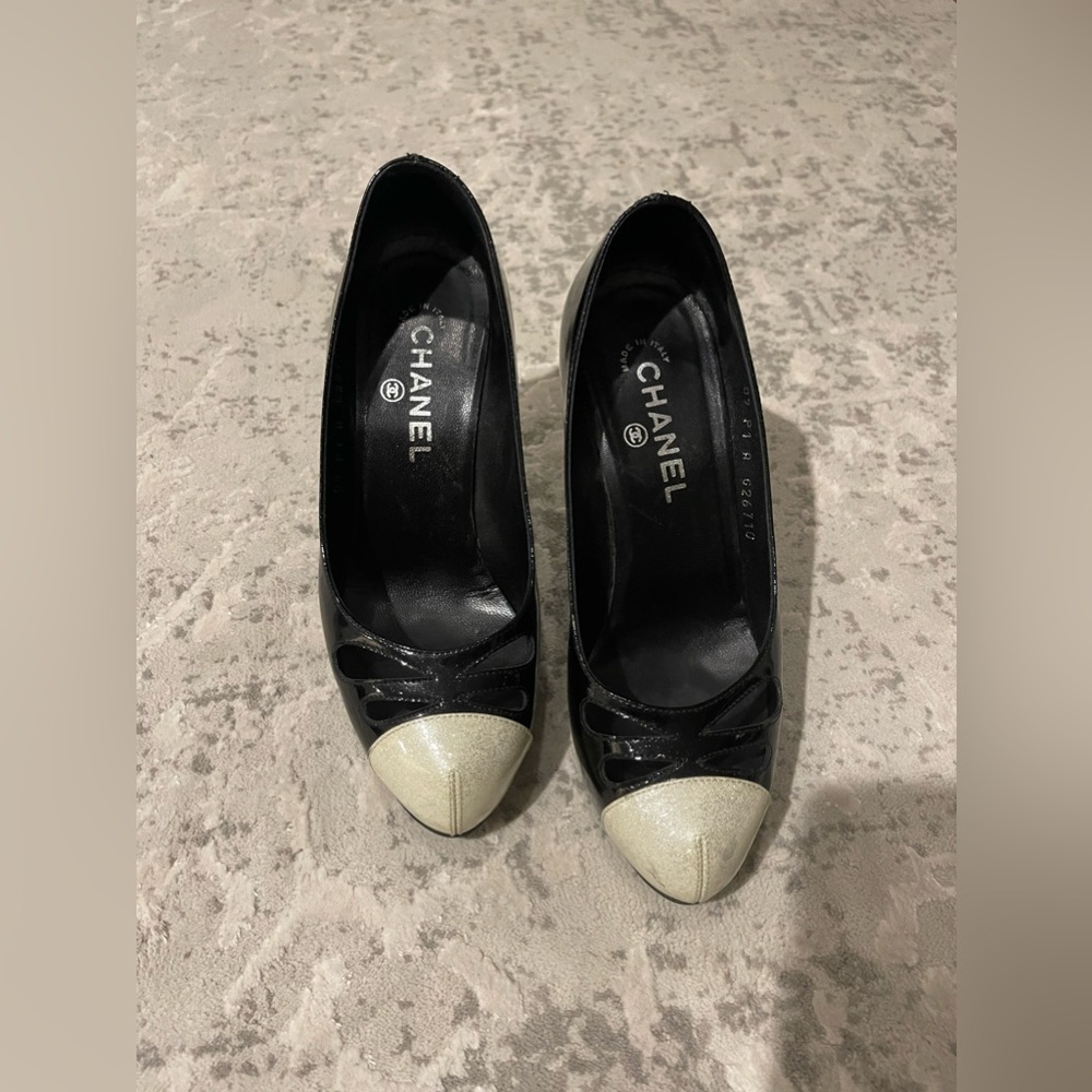 Authentic Chanel shoes, size 38.